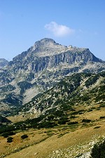 Vrchol v pohoří Pirin